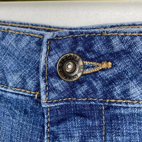 Arizona Jean Co Women's Juniors‎ Size 11 Medium Wash Denim Jean Shorts - Picture 5 of 8